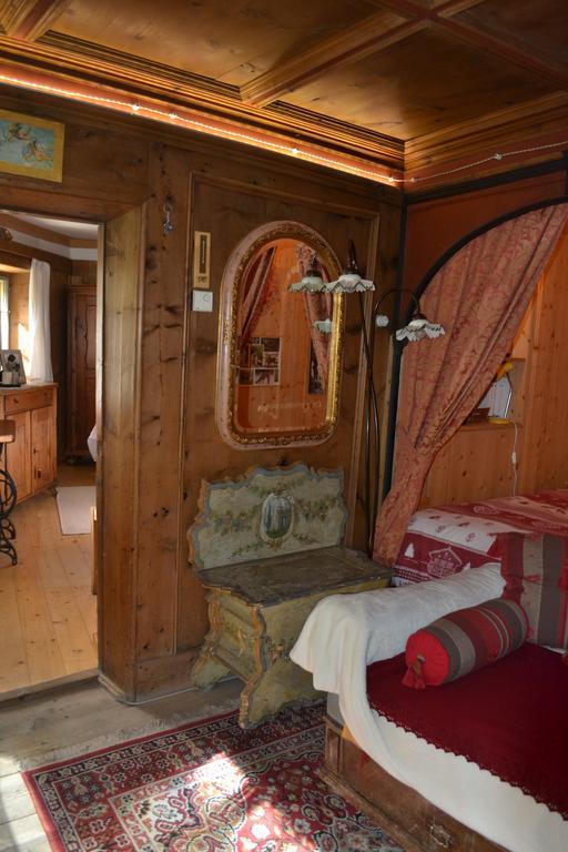 B&B La Tana Dell'Orso - Die Baerenhoehle Castello-Molina di Fiemme Habitación foto